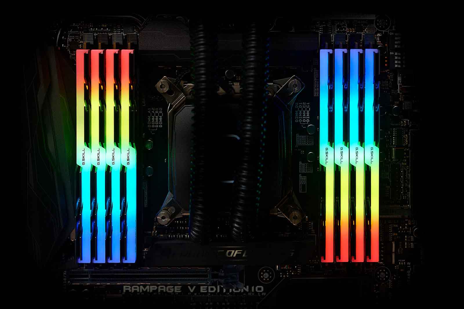حافظه رم دسکتاپ دو کاناله G.SKILL مدل Trident Z RGB DDR4 64GB 3600MHz CL18